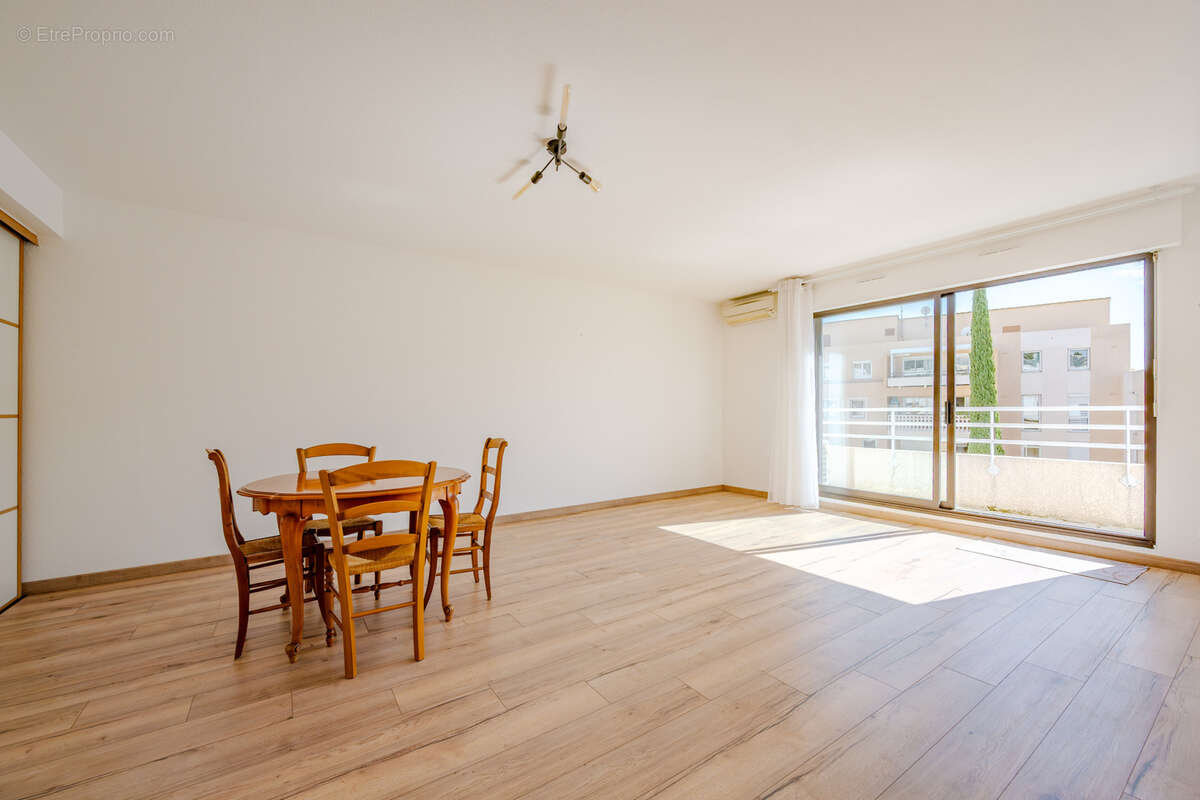 Appartement à HYERES