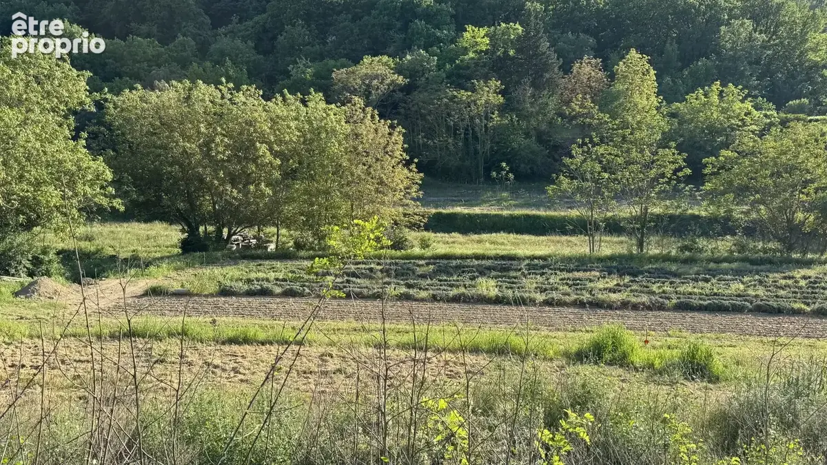 Terrain à MENERBES