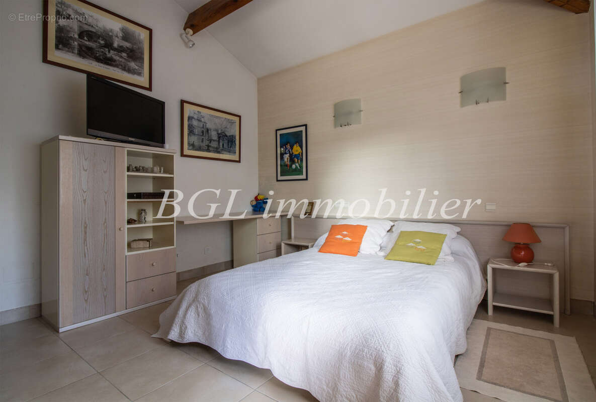 Maison familiale de 200 m2 à La Hume (Gujan-Mestras) - belle situation - photo 13