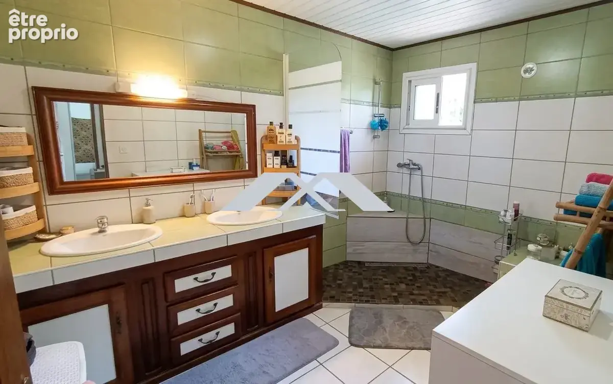 Maison 108 m² à Saint-Joseph  - photo 4