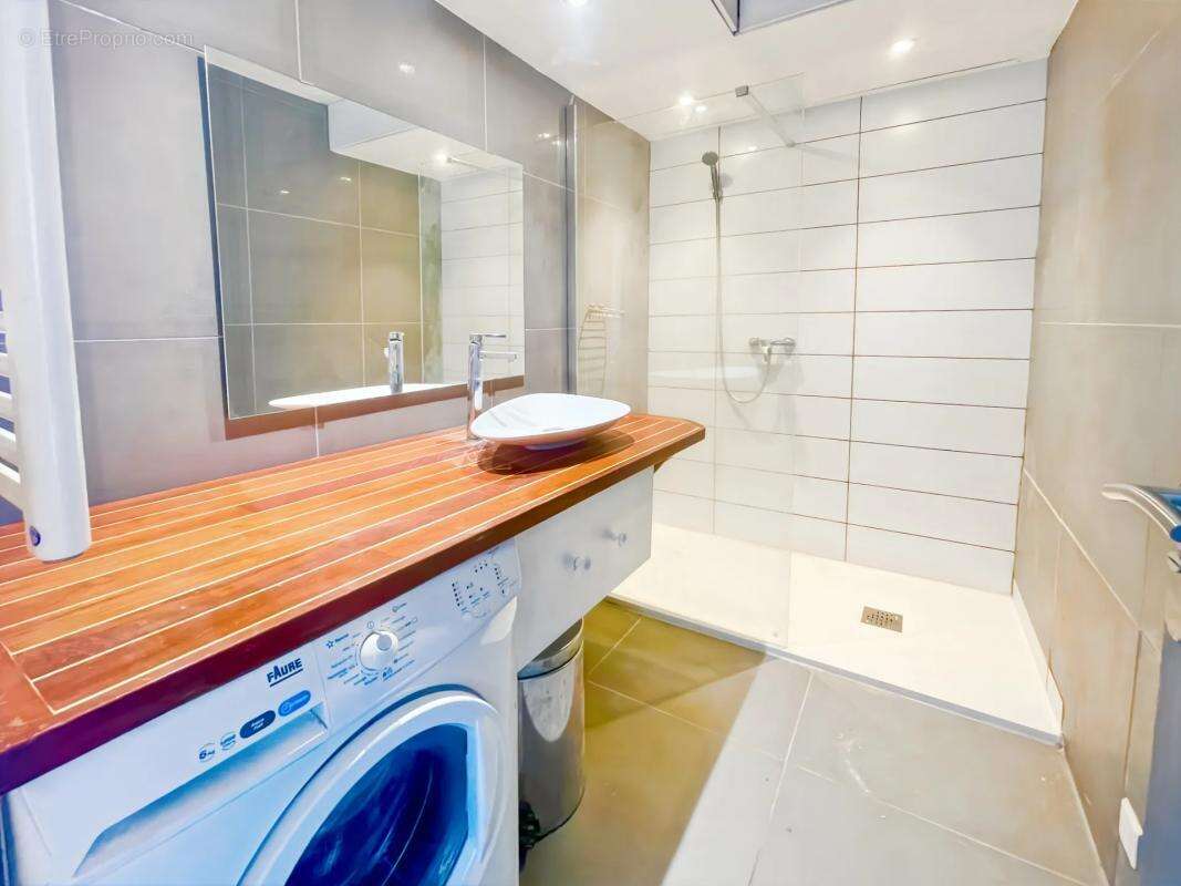 Appartement à MAUGUIO