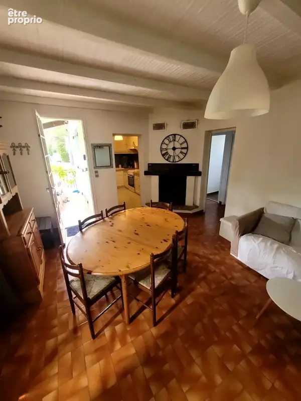 A Régusse, villa sur 2 niveaux avec piscine et garage - photo 9