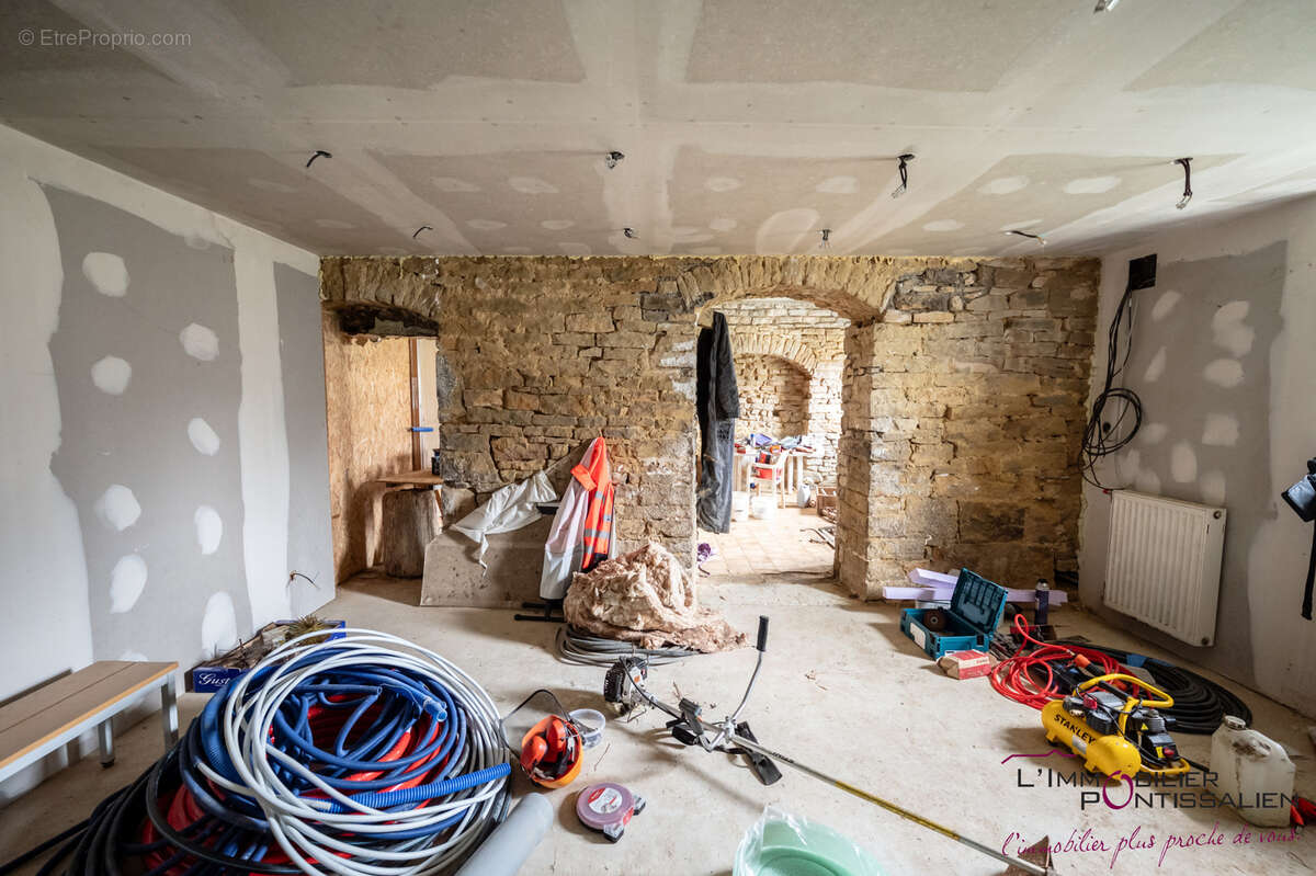 Gevresin - ferme a renover - photo 12