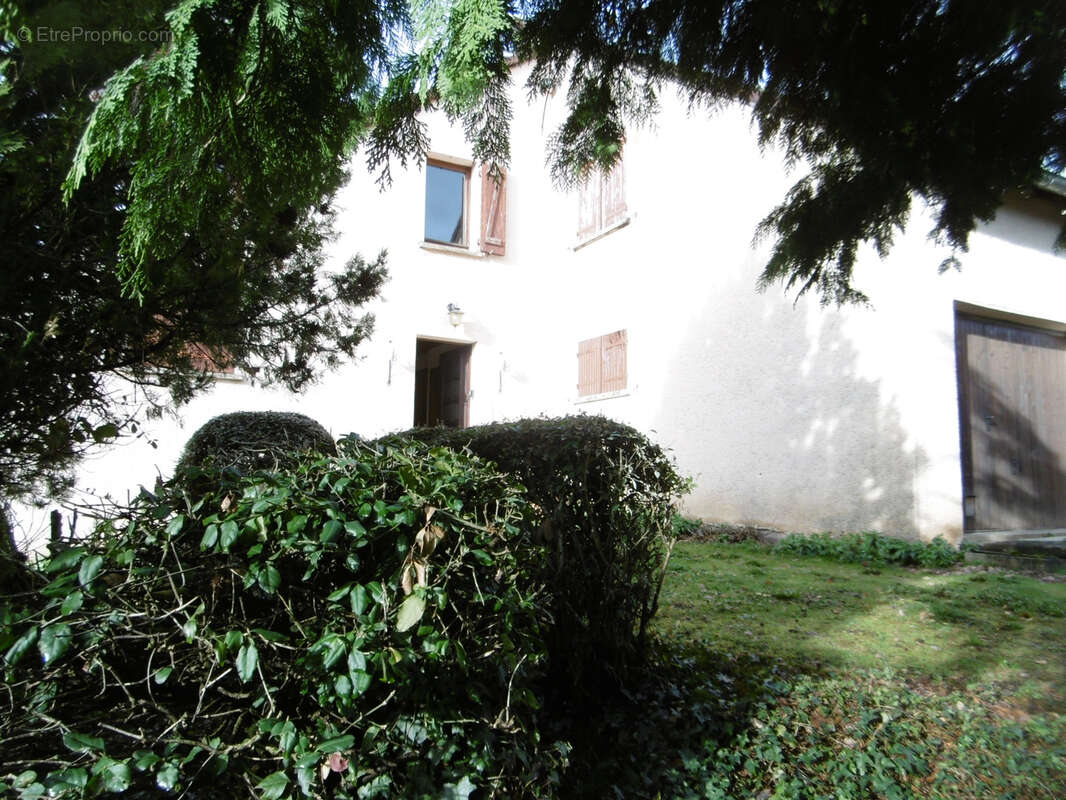 Maison à SAINT-JULIEN-DE-CIVRY