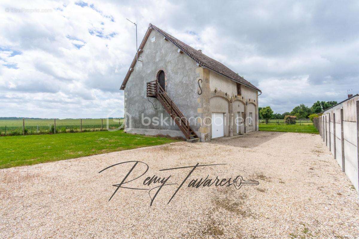 Maison à JOUY
