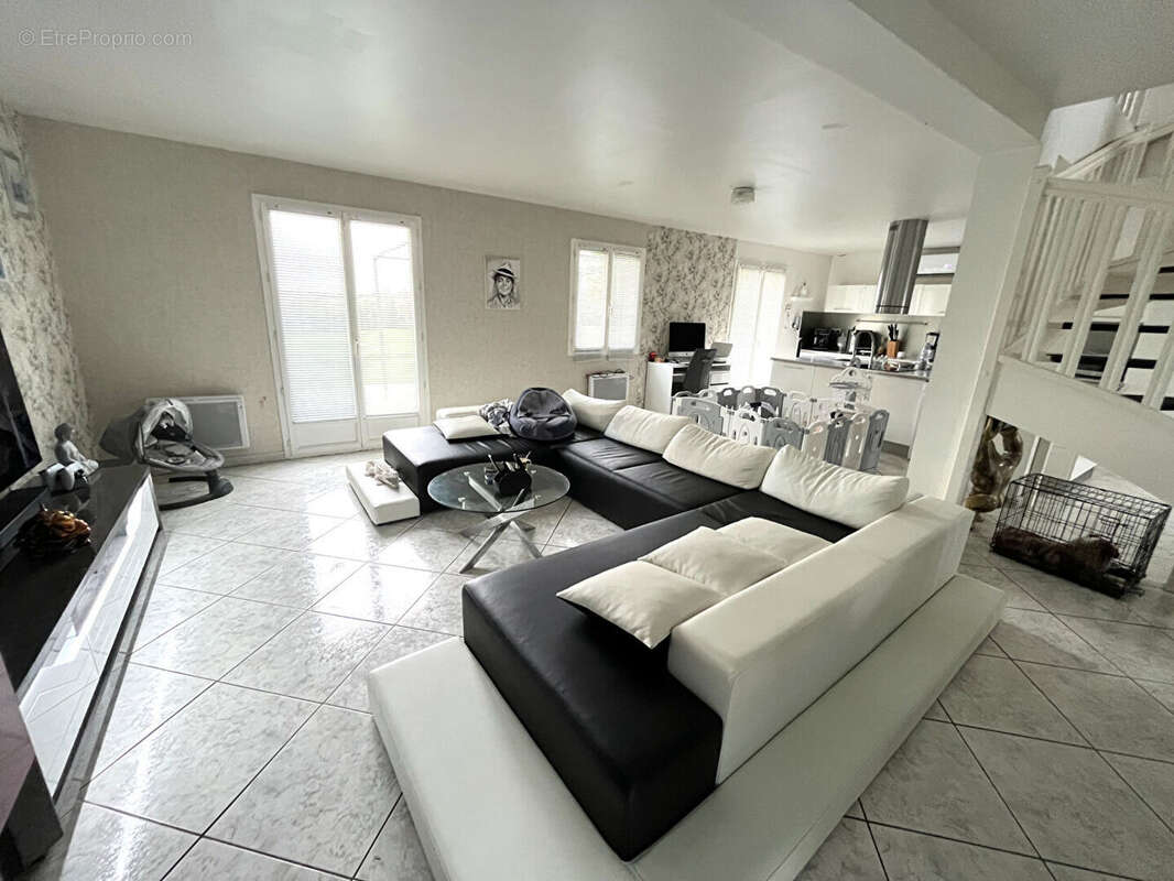 Maison à MONTMIRAIL