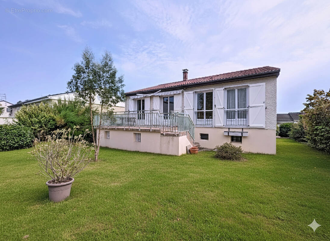 Maison à CHEVIGNY-SAINT-SAUVEUR