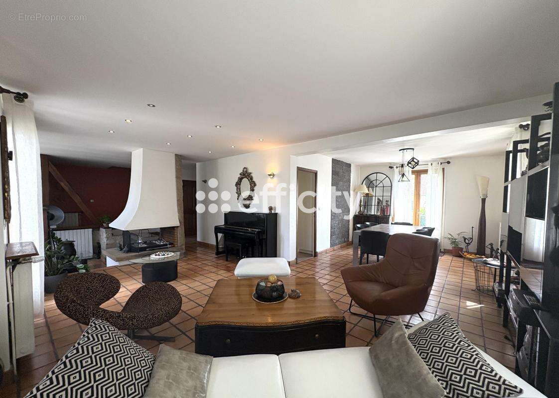 Maison à LE PLESSIS-BOUCHARD