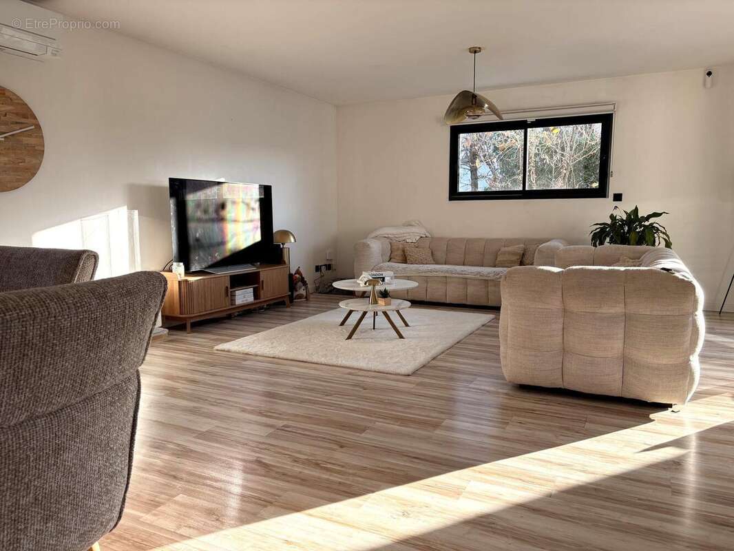 Maison à ROMANS-SUR-ISERE