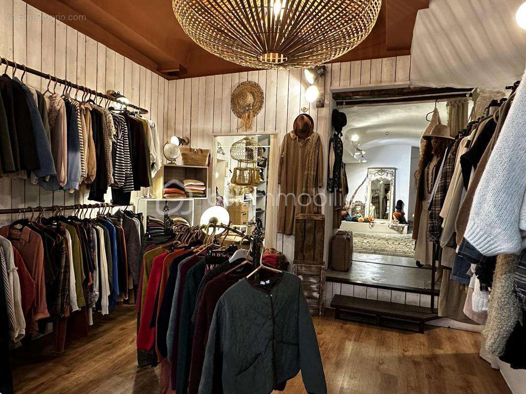 Commerce à FORCALQUIER