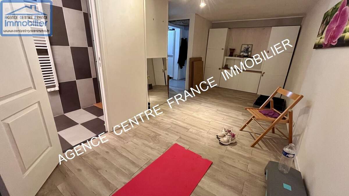DPE C. A 10mns au sud de Bourges. Maison de 4 chambres avec piscine et jardin - photo 12