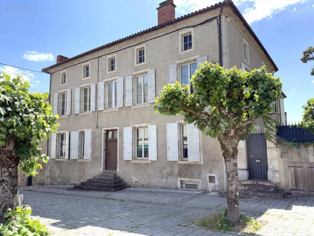Maison à NONTRON