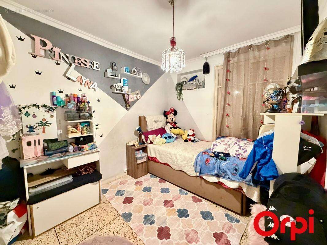 Appartement à MARSEILLE-4E