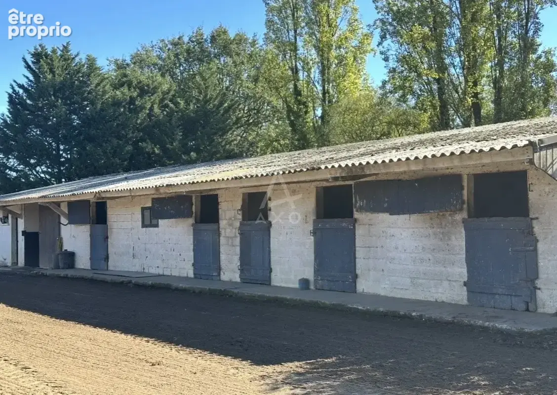 Haras de 32 hectares  3 pistes & Une ligne droite - 30 boxes - photo 7