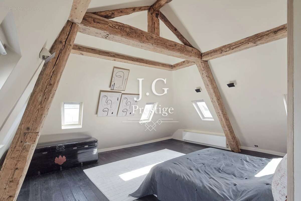 Appartement à PARIS-7E