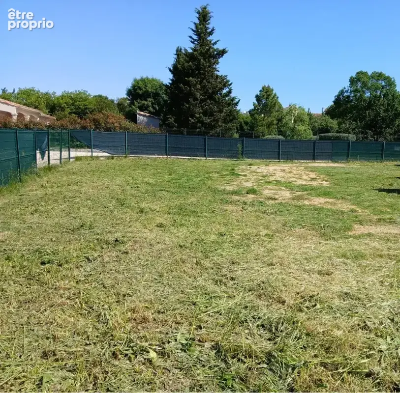 Terrain à VEZENOBRES