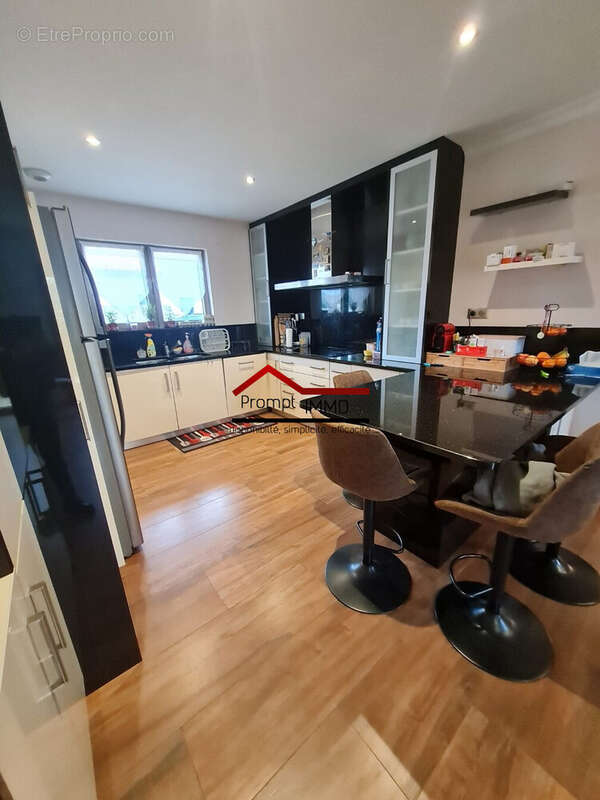 Maison à SAINT-LAURENT-DE-LA-SALANQUE