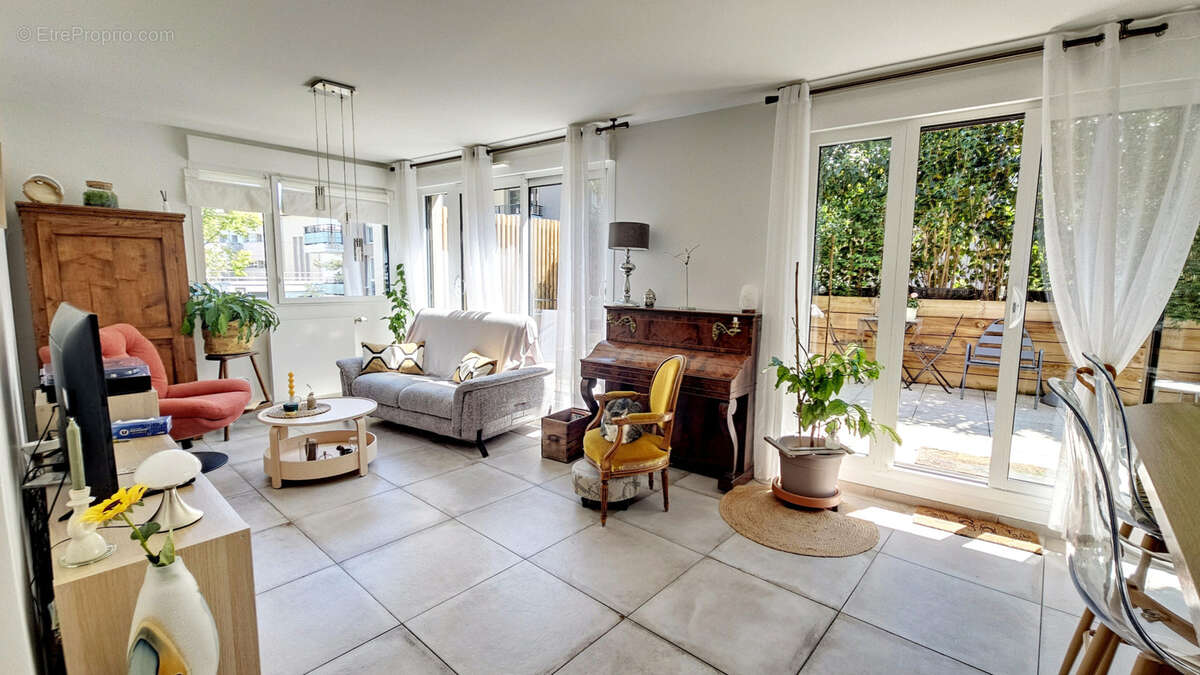 Appartement à TASSIN-LA-DEMI-LUNE