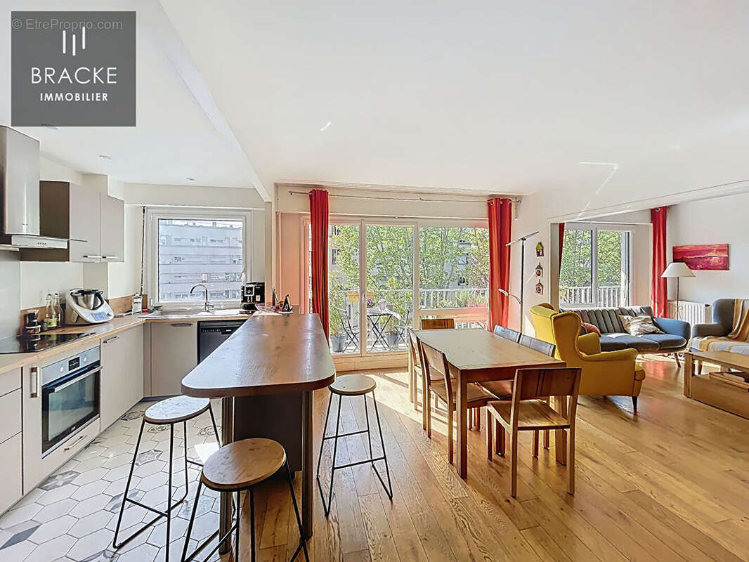 Appartement à COURBEVOIE