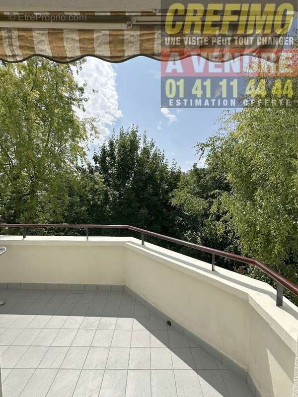 Appartement à COURBEVOIE