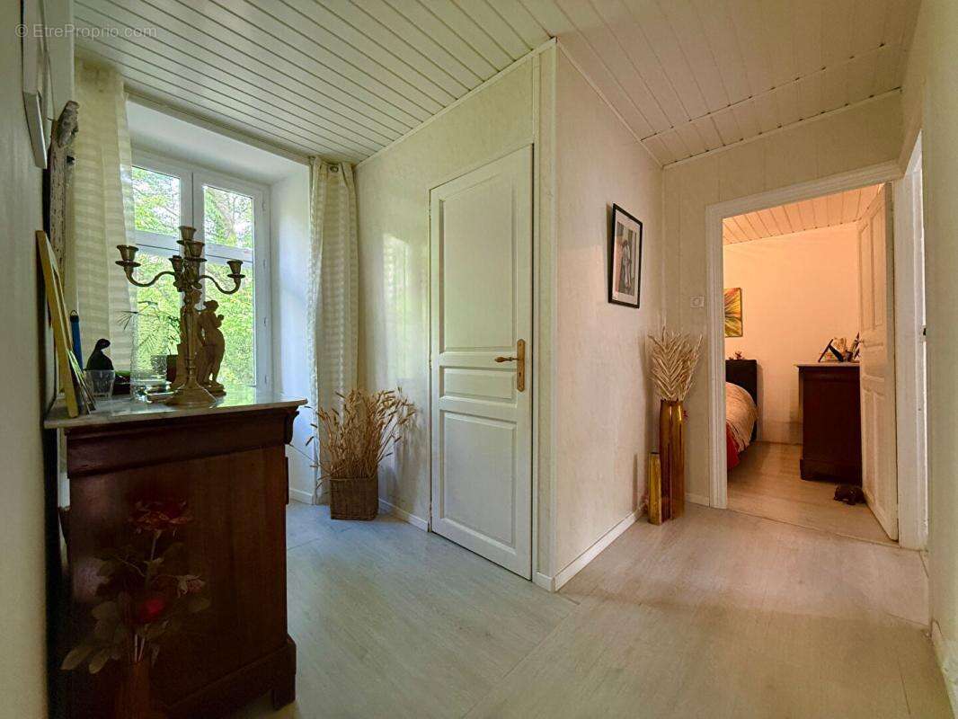 Maison à JAUJAC