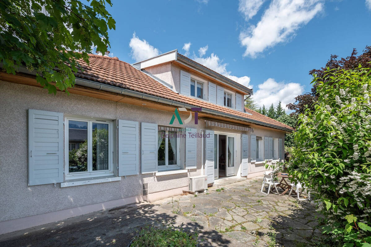 Maison à MONTBONNOT-SAINT-MARTIN