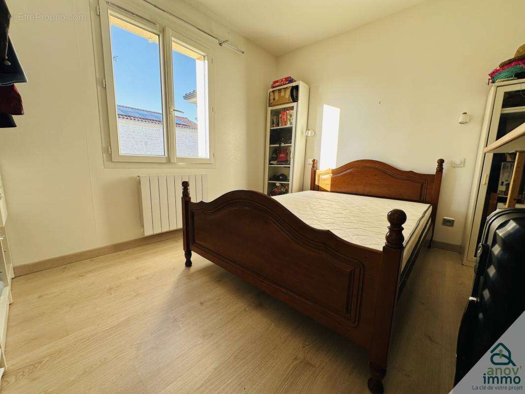 Maison à ROULLET-SAINT-ESTEPHE