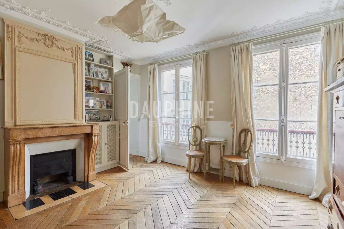 Appartement à PARIS-6E