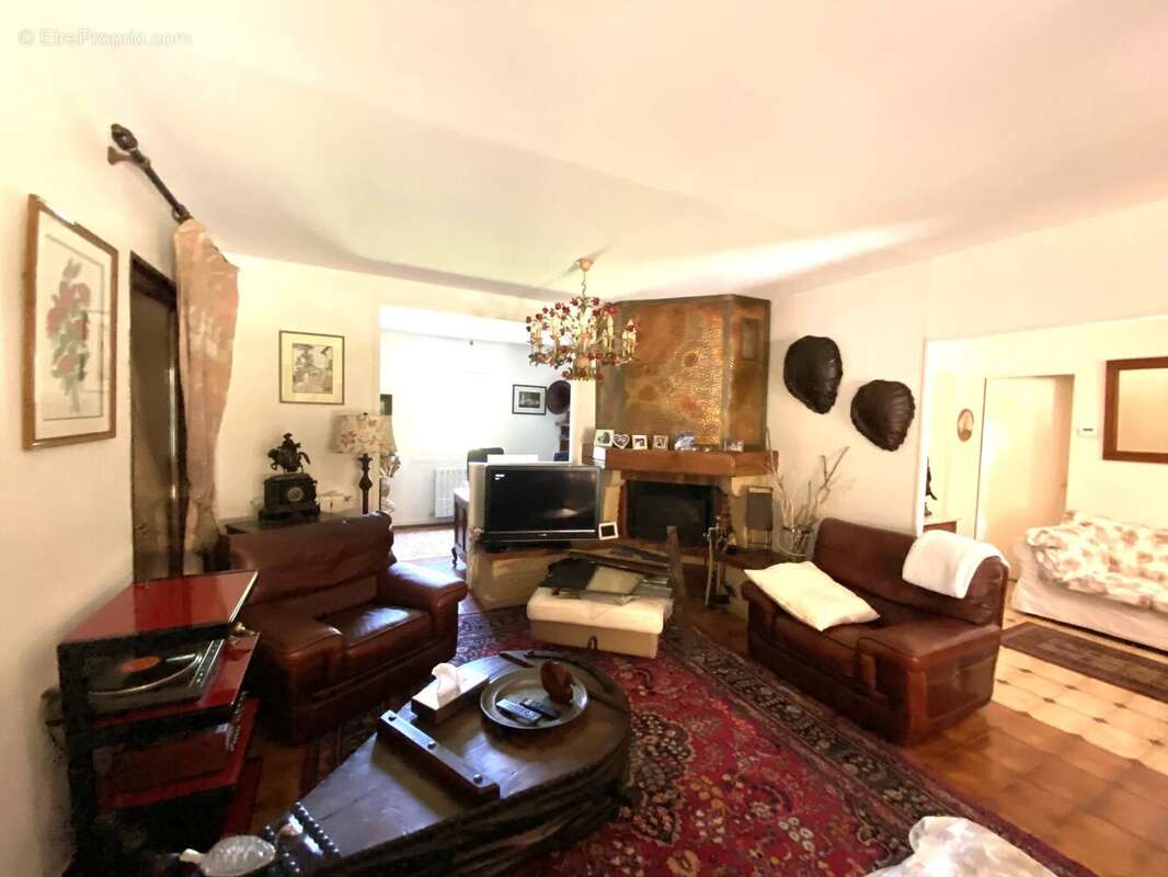 Maison à SAINT-MAXIMIN-LA-SAINTE-BAUME