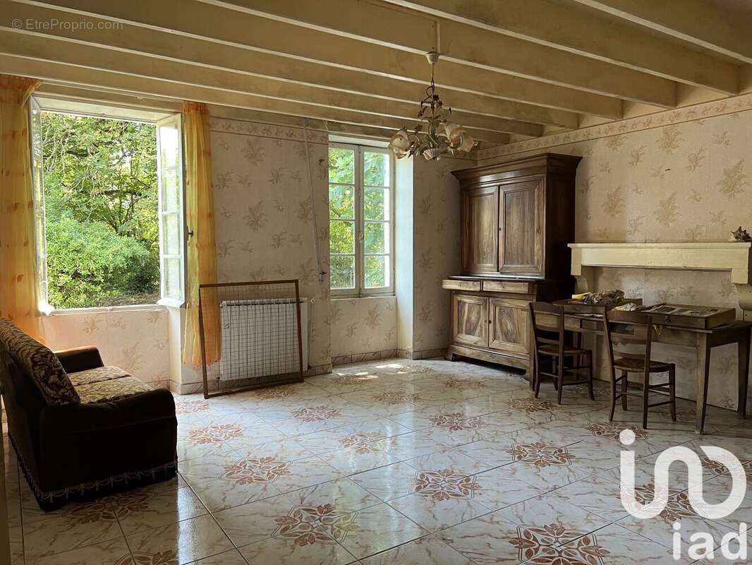 Maison 145 m² à Saint-Pierre-De-L'ile  - photo 6