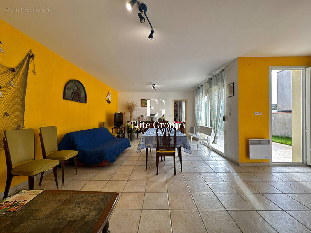 Maison à PORT-DES-BARQUES