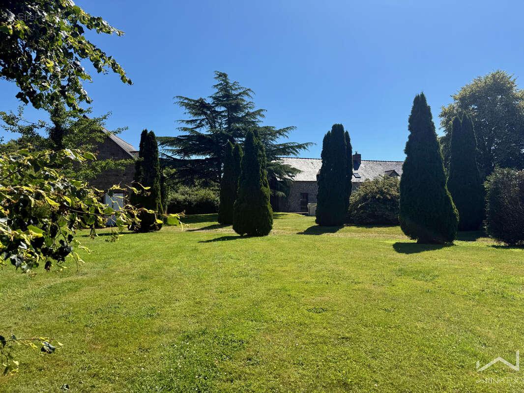 Maison à SAINT-DOMINEUC