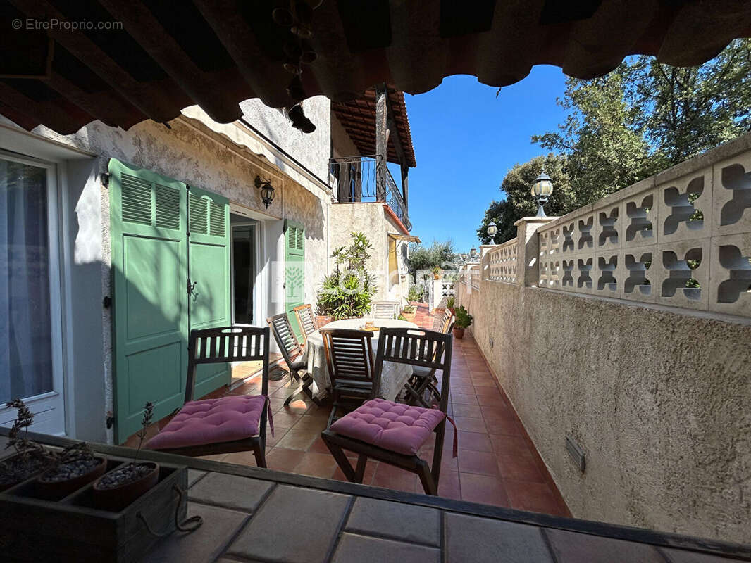 Maison à SAINT-LAURENT-DU-VAR