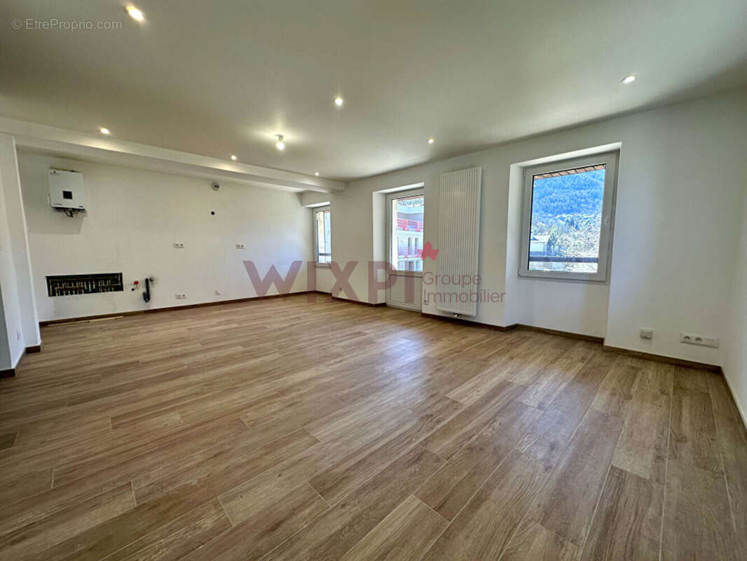 Appartement à SALINS-LES-THERMES