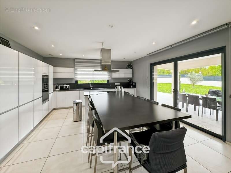 Maison à CLONAS-SUR-VAREZE