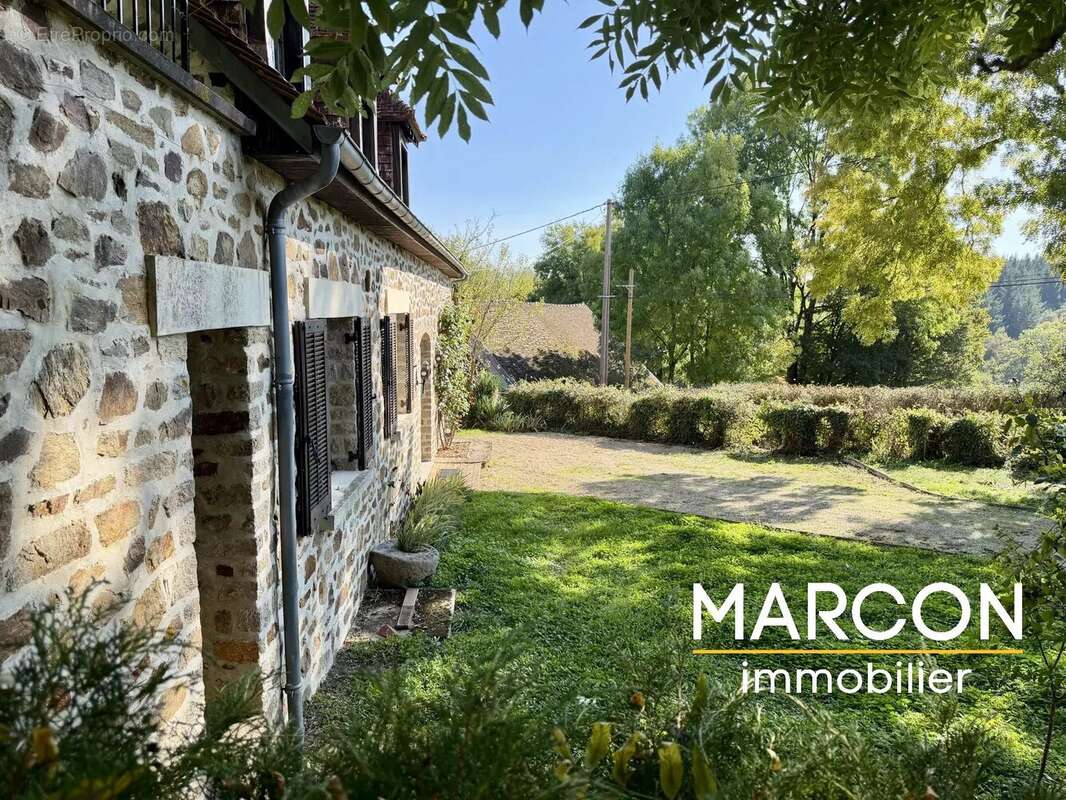 Maison à LA CELLE-DUNOISE