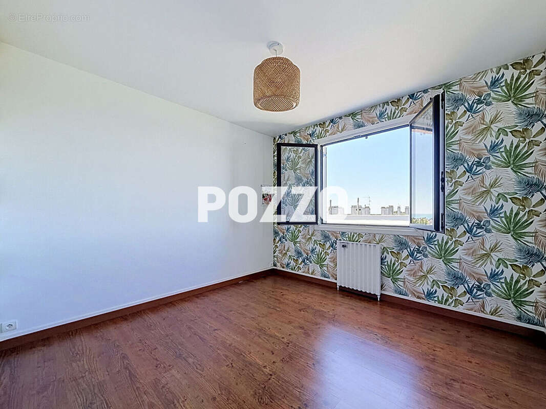 Appartement à DONVILLE-LES-BAINS