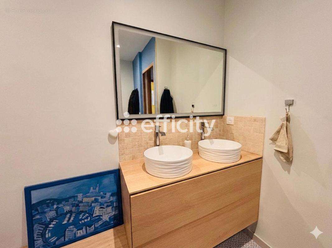 Appartement à MARSEILLE-5E