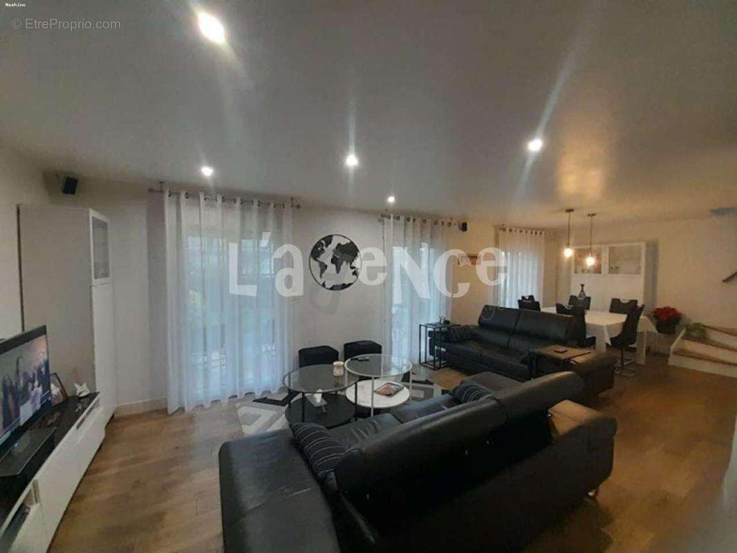 Maison à CLAYE-SOUILLY