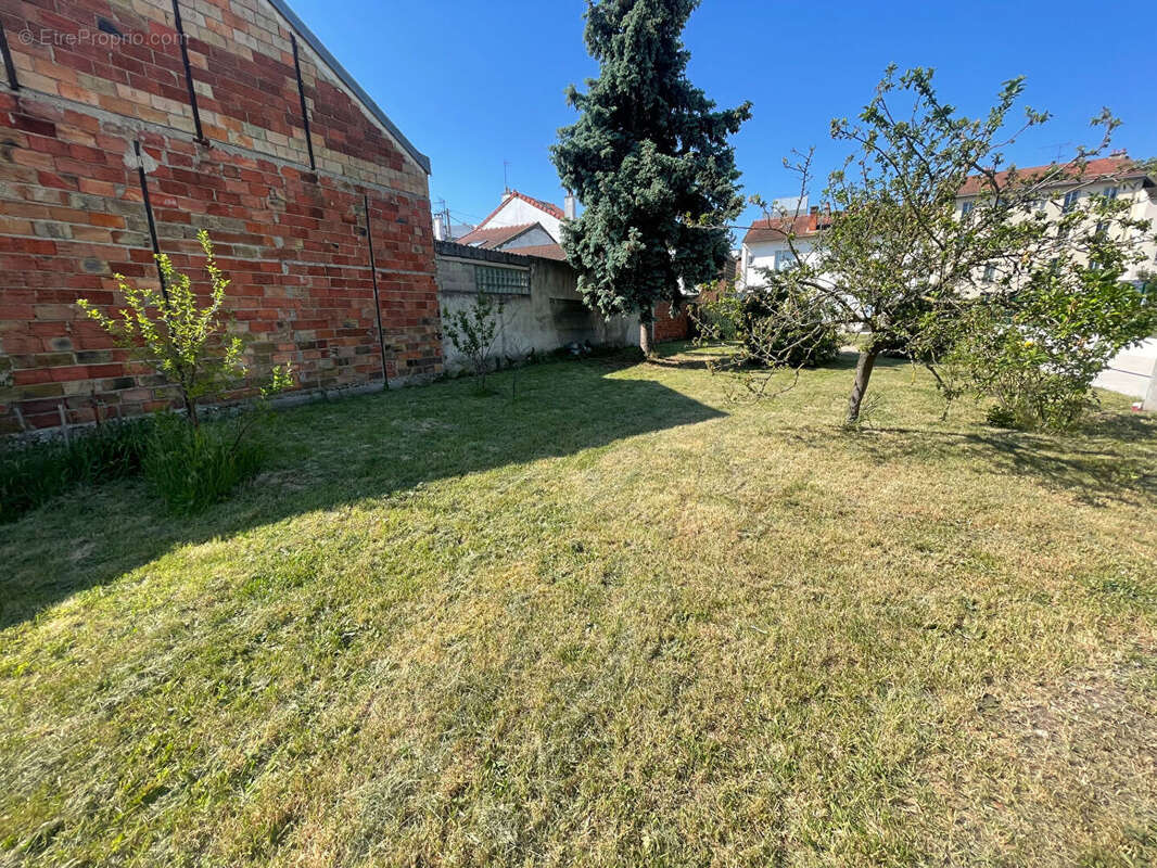 Terrain à COLOMBES