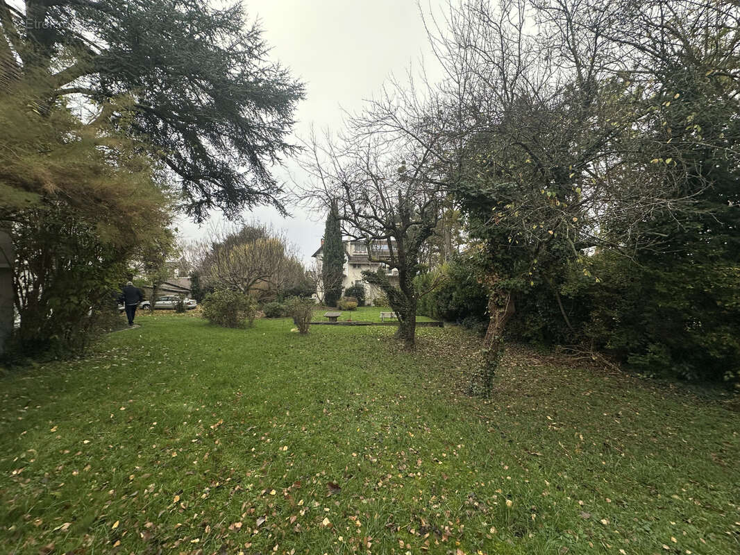 Terrain à NOISY-LE-GRAND