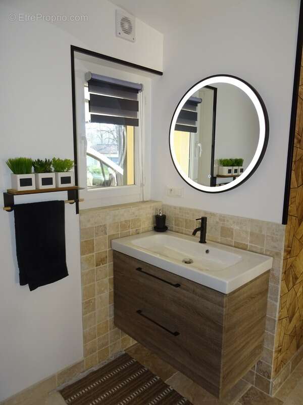 Maison à CHAMPNIERS