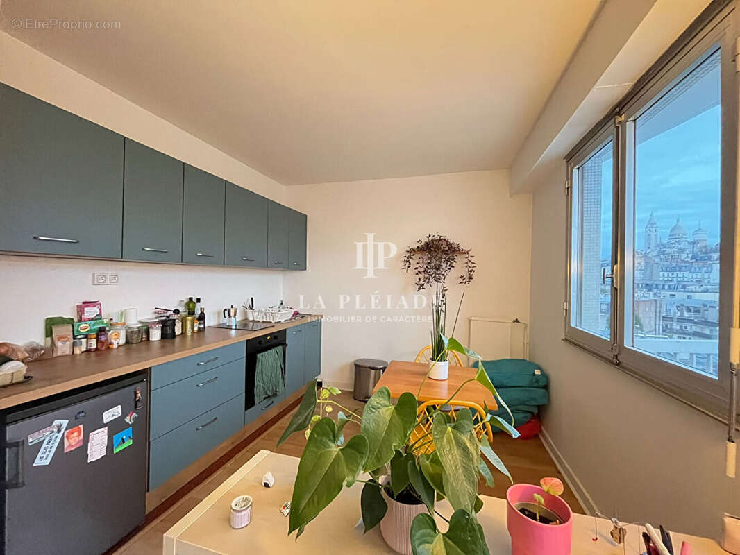 Appartement à PARIS-18E