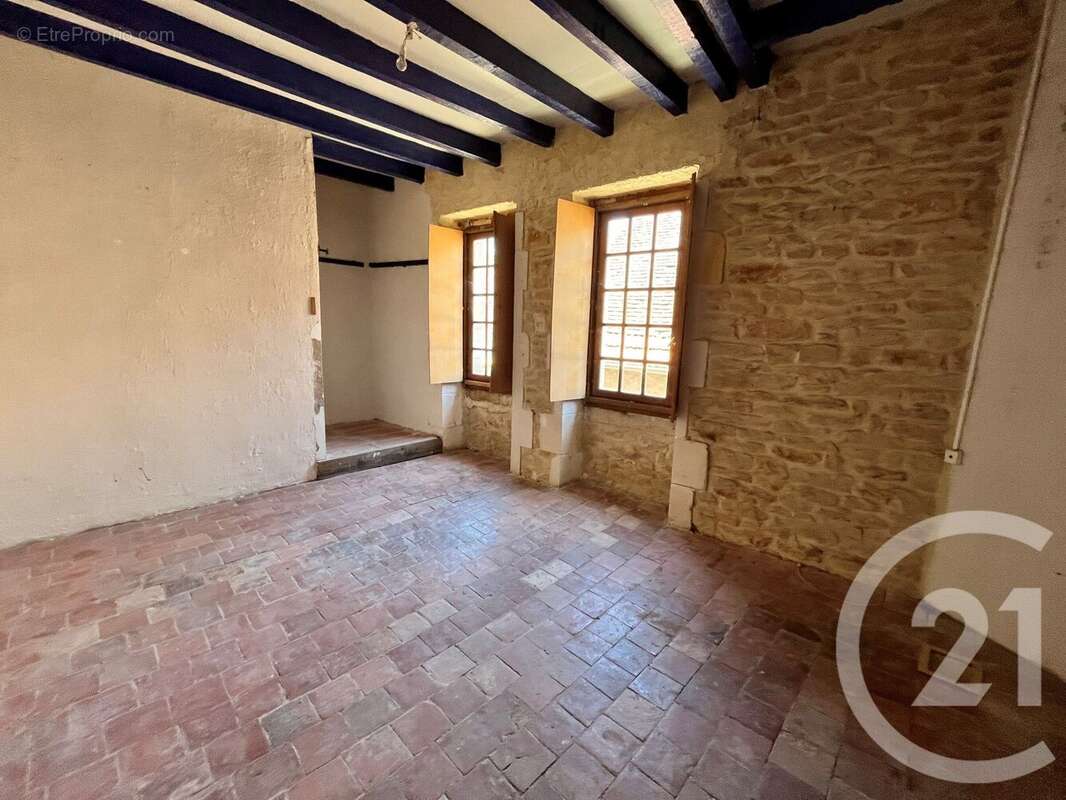 Maison 118 m² à Entrains-Sur-Nohain  - photo 2