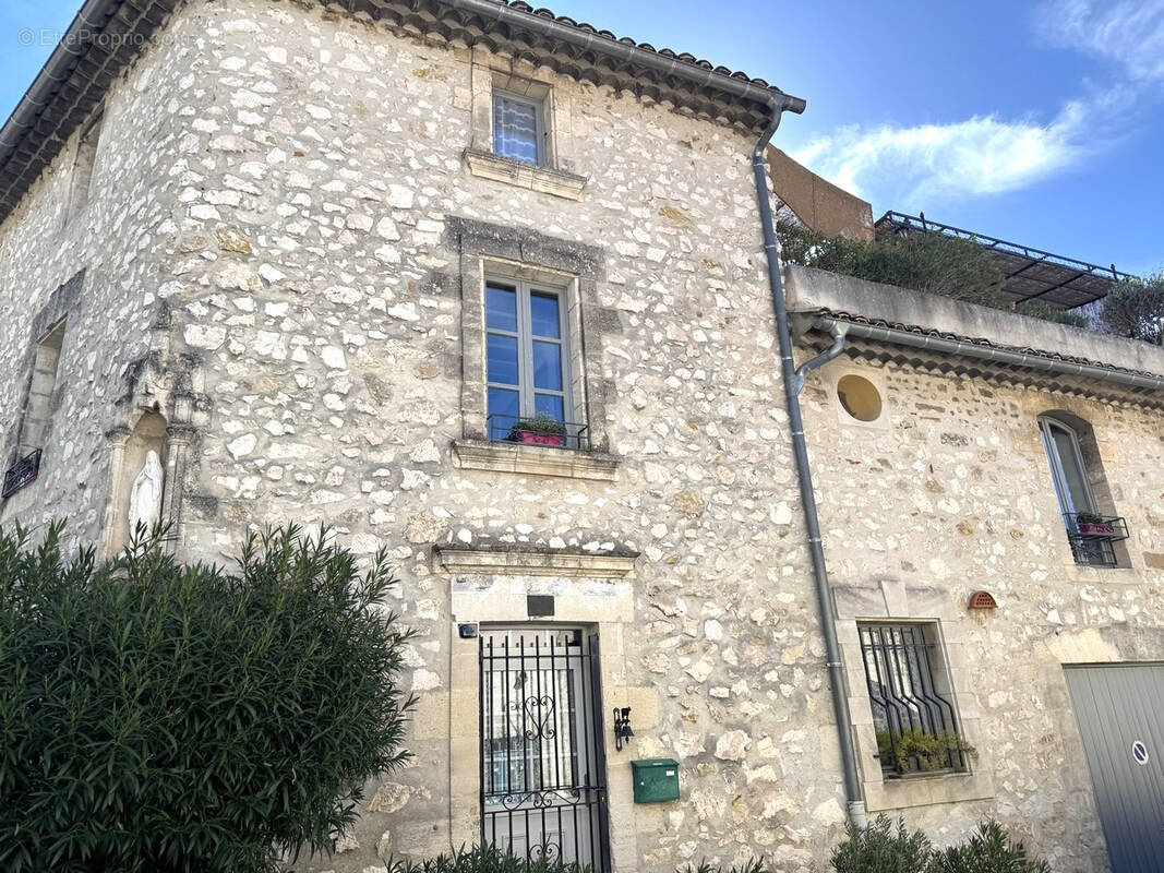 Maison à ROCHEFORT-DU-GARD
