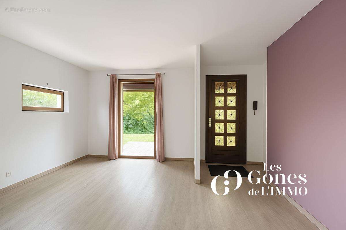 Maison à SAINT-GENIS-LAVAL