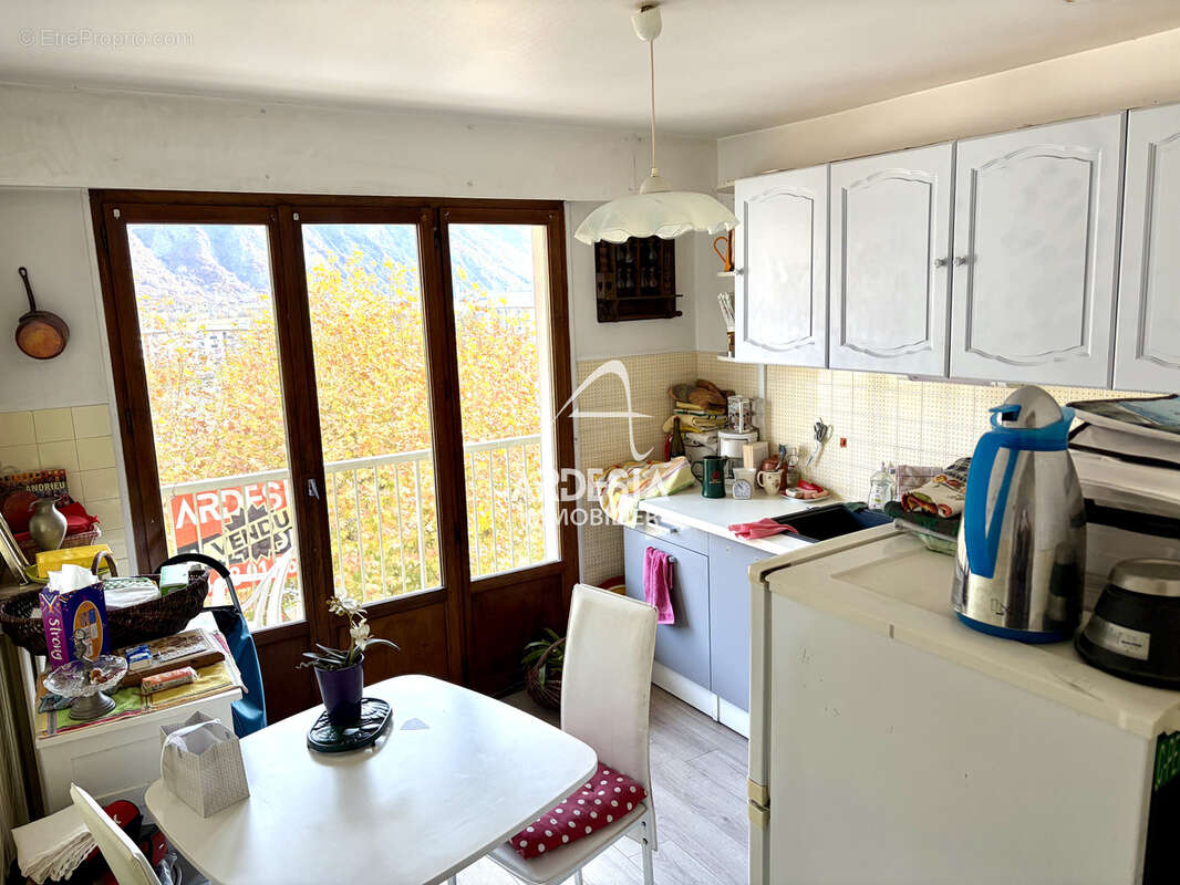 Appartement à SAINT-JEAN-DE-MAURIENNE