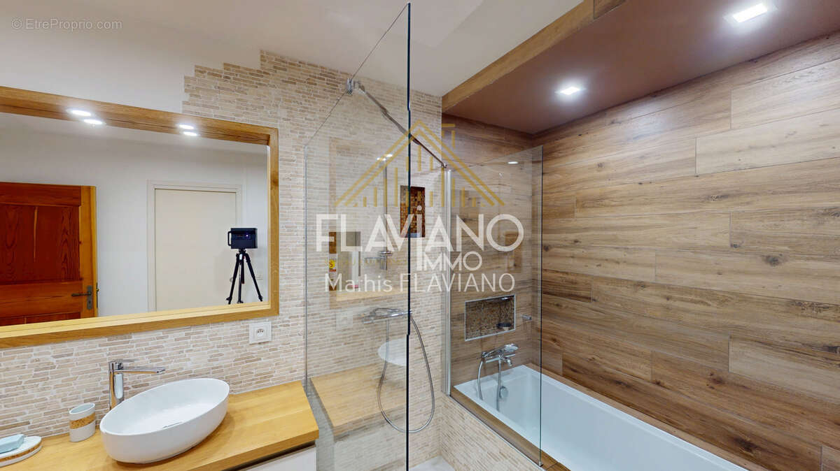 Maison à UVERNET-FOURS