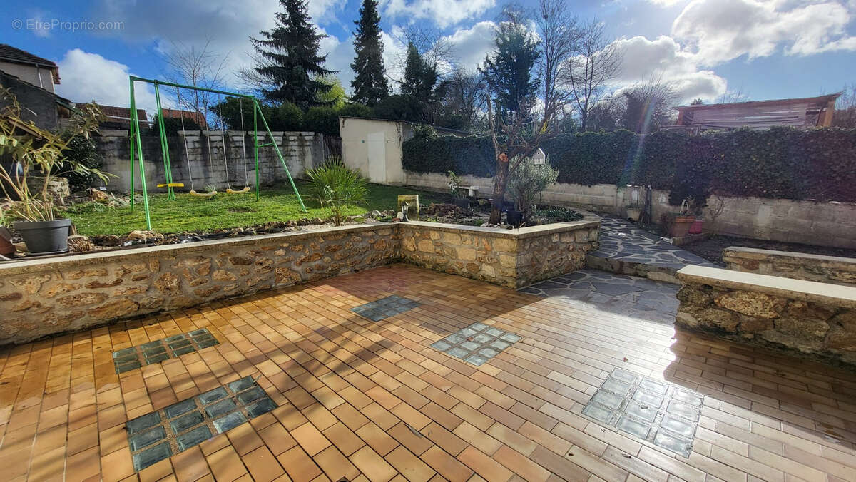 Maison à ROMENY-SUR-MARNE