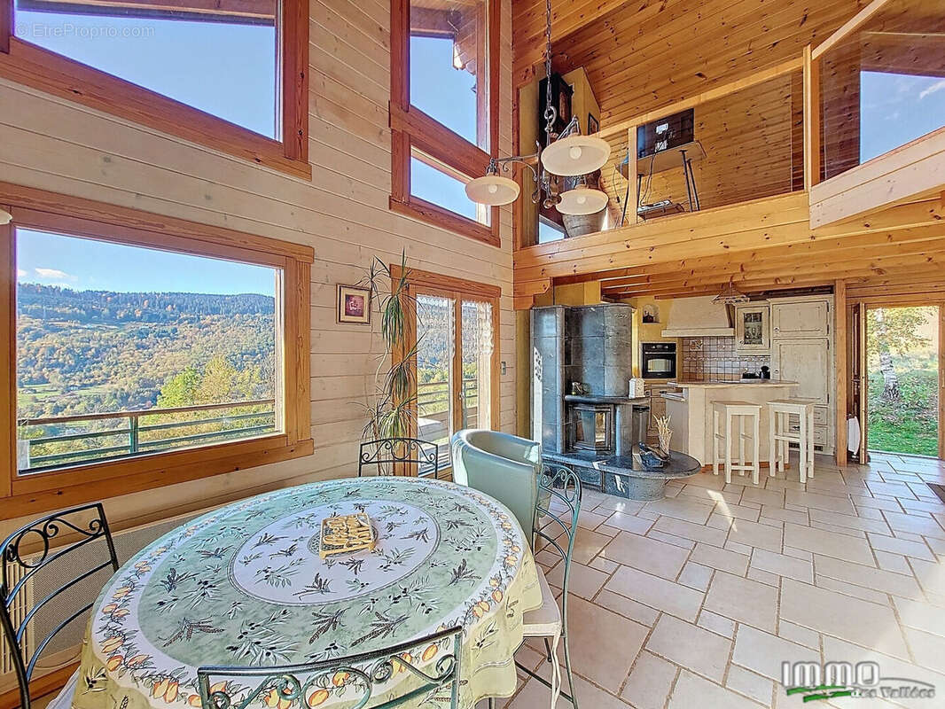 Maison à LE THILLOT